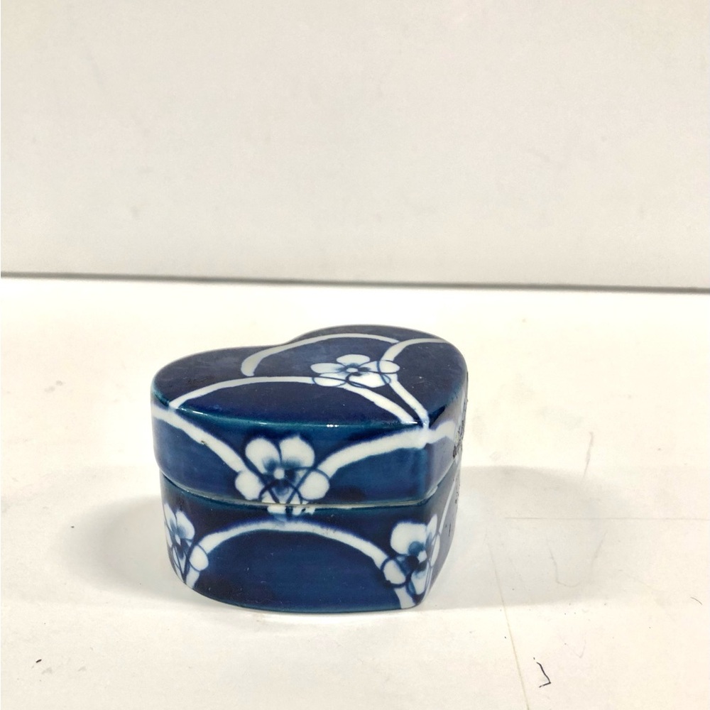 Heart Shape Hand Painted Ceramic Decorative Box